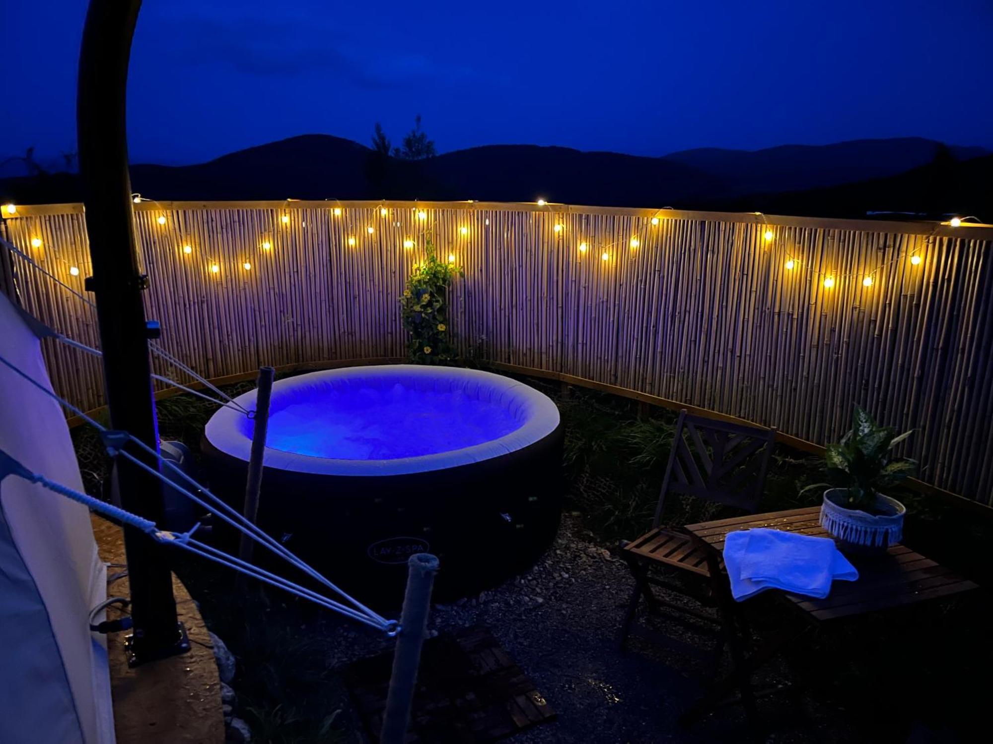 Glamping Hohe Wand - Zelt Mit Sternenfenster Und Whirlpool Hotel Maiersdorf Luaran gambar